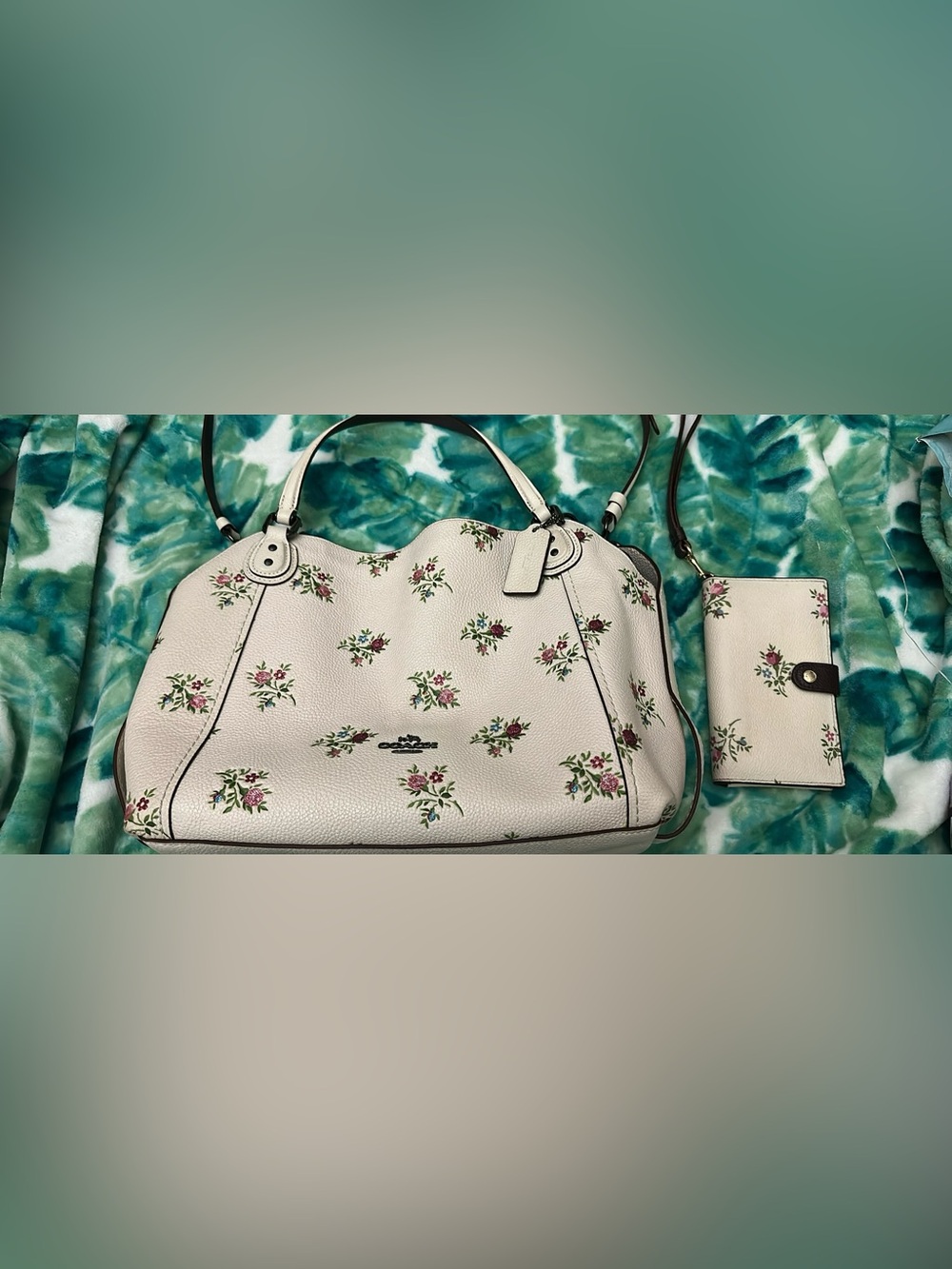 Coach Edie 28 Purse & Wristlet Wallet